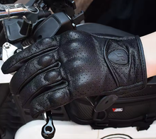 Charger l'image dans la galerie, Touring Retro Racer - Cuir Tactile by LeRepaire™